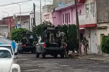 Dejan cadáver con mensaje en colonia La Loma, atrás del mercado Hidalgo