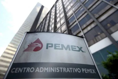 México cancela dos concursos petroleros para revisar contratos ya adjudicados