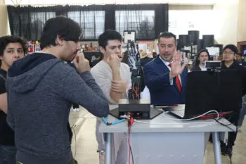 Mano biónica: futuro de la Inteligencia Artificial desde la Ibero Puebla