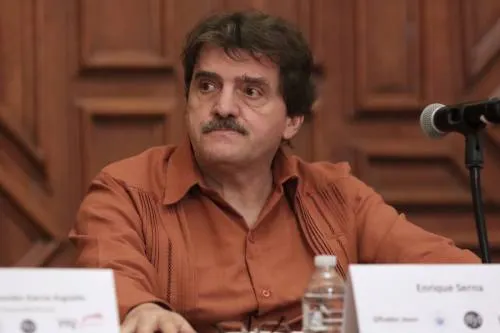 Imparte Enrique Serna conferencia “Los libros que cambiaron mi vida”