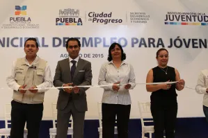 Con éxito, realizan Feria Municipal de Empleo para Jóvenes