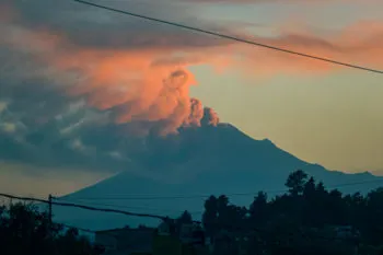 Dos sismos volcánicos, caída de ceniza y 148 exhalaciones registró el Popocatépetl