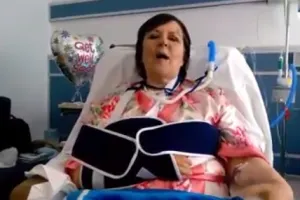 Pide Ana Tere firmas para candidatura aún en el hospital