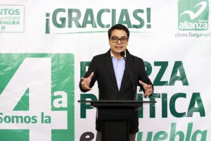 Gerardo Islas, engaña bobos