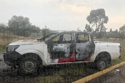 Choque entre policías y pobladores de Zacatepec deja un herido y una camioneta incendiada