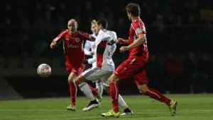 Chicharito mantiene racha goleadora en Copa Alemana