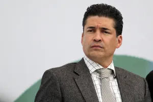 SEP emite instrucciones a 510 escuelas por caída de ceniza
