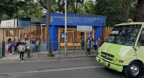Atacan a alumna del CCH Azcapotzalco en un baño de la escuela