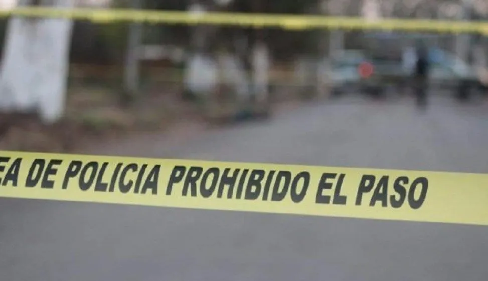 Encuentran cadáver dentro de camioneta abandonada en la 14 sur