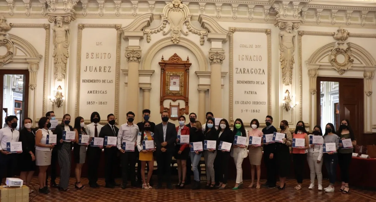 En cabildo , universitarios del área de la salud experimentan ser regidores por un día