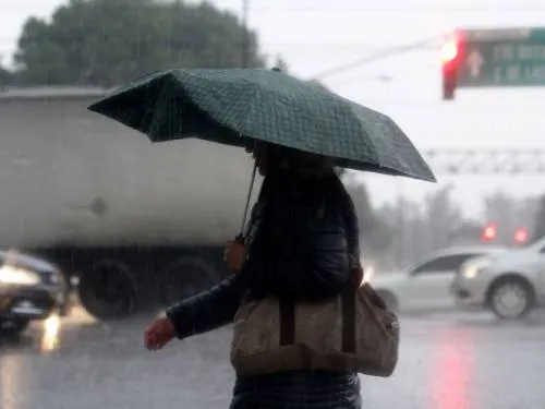 Se prevén lluvias y vientos fuertes en ocho estados del país