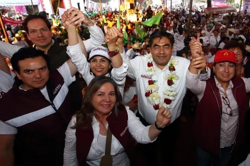 Apoyo total a los municipios de la zona de Libres, promete Barbosa