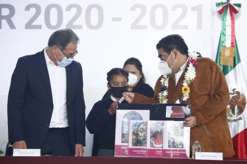 El Gobernador de Puebla inauguró el ciclo escolar 2020-2021