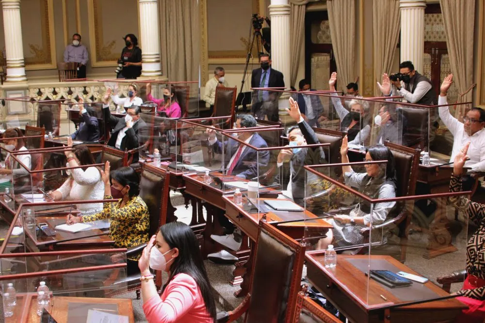 Avala Congreso local 3 años de cárcel a quienes promuevan terapias de conversión en Puebla, y 3 más por discriminar a mujeres embarazadas