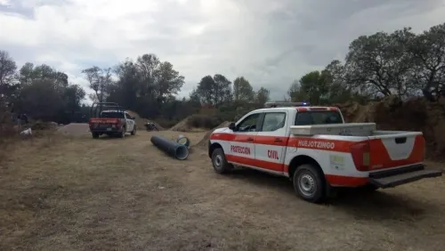Muere albañil sepultado por alud de tierra en Huejotzingo