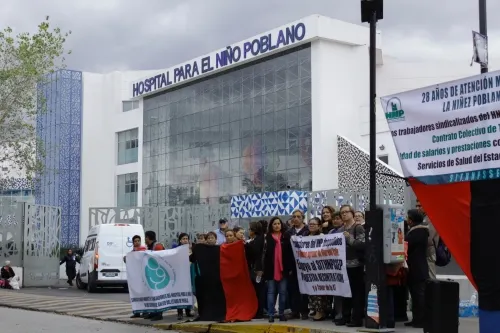 Les dan toma de nota, pero no contrato colectivo; hacen huelga