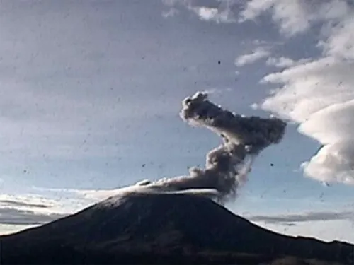 ‘Don Goyo’ emite 301 exhalaciones en últimas 24 horas