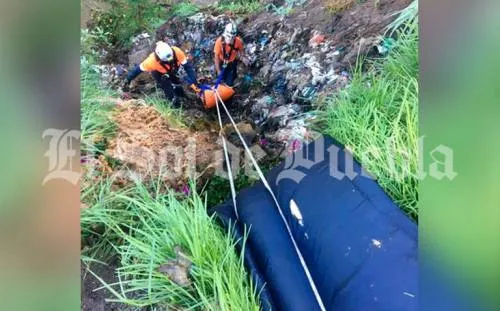Hombre cae a una barranca y es rescatado un día  después