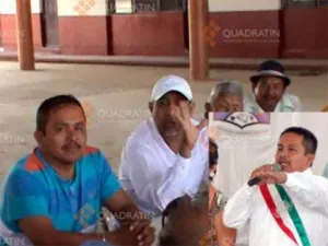 Difunden nueva imagen de alcalde en reunión con “La Tuta”