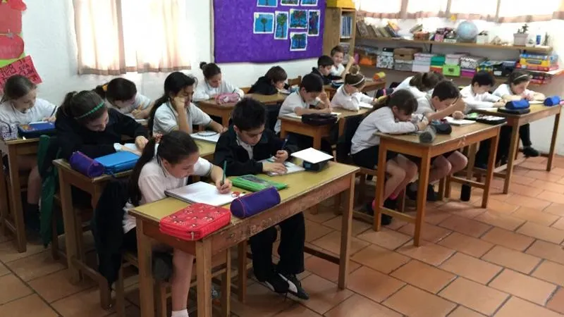 Continúa en aumento asistencia presencial en aulas: Secretaría de Educación