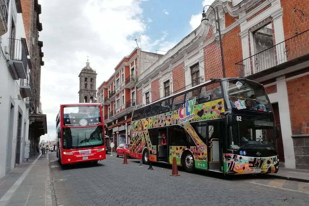 Confirma Turismo Municipal regreso de turibuses a Zócalo capitalino