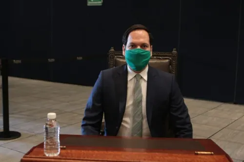 La crisis económica apenas inicia, prevé el diputado Kuri