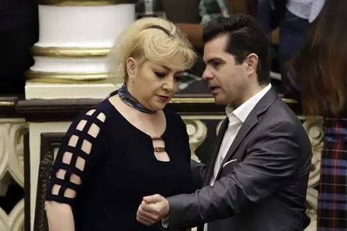 Legisladores en Fuga… Al o en Beneficio del Nuevo Régimen