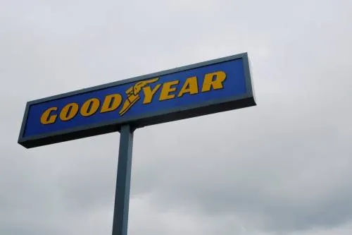 Goodyear anuncia su salida de Venezuela; dará 10 llantas como liquidación