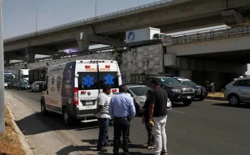 Atropellan a dos jóvenes en la autopista Puebla-México