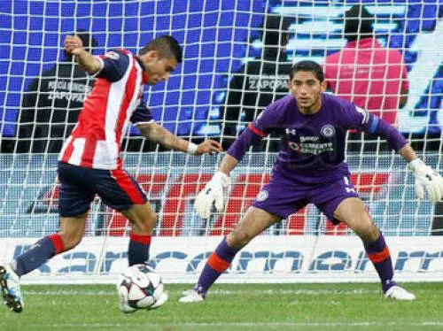 Más de dos mil policías vigilarán el Cruz Azul-Chivas