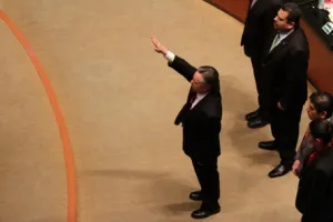 Senado nombra a Medina Mora nuevo magistrado