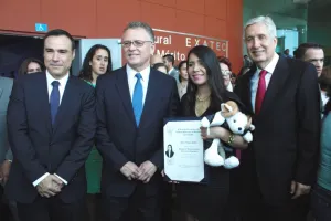 Gradúa Tec de Monterrey a más de 300 alumnos de profesional y maestría