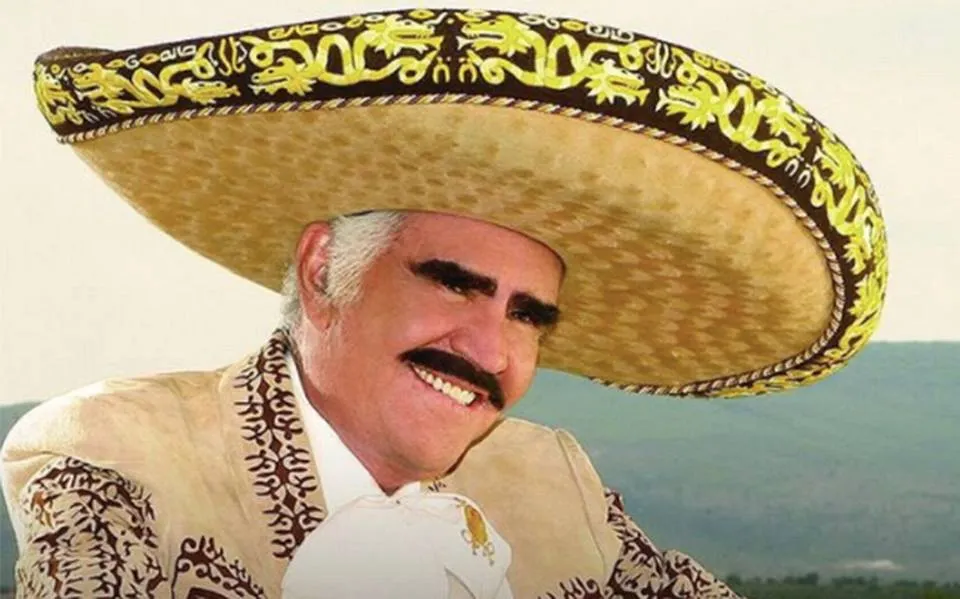 Vicente Fernández regresa a terapia intensiva