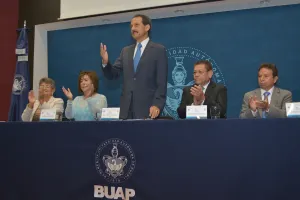 EPN entregará reconocimiento a rector BUAP este jueves