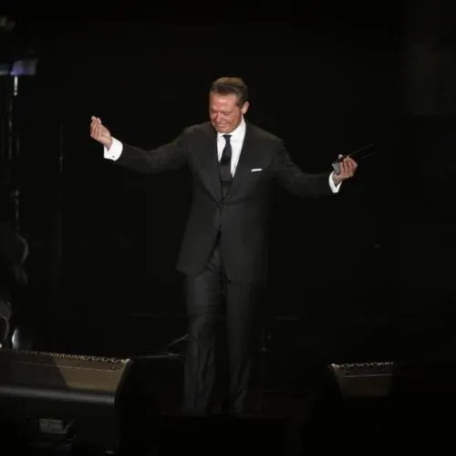 Repentina interrupción de Luis Miguel a su concierto angustia a fans