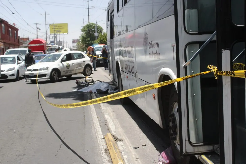 Muere ciclista arrollado por camión de RUTA
