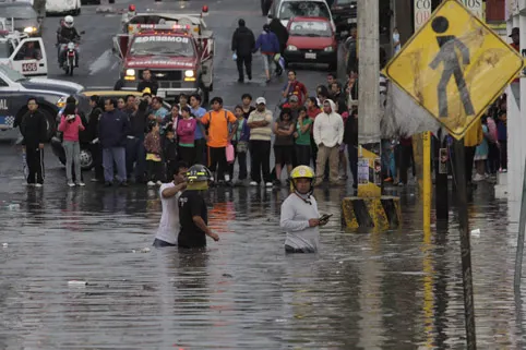 Tromba deja daños y un muerto en Puebla