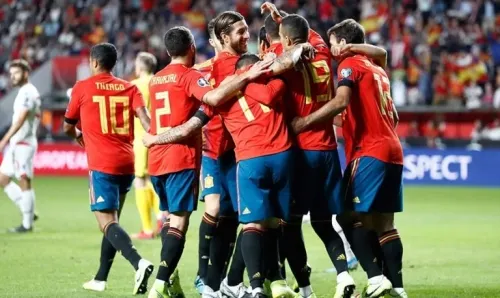 España golea 4-0 a Islas Feroe en eliminatoria a la Euro 2020