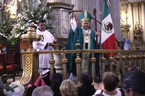 Arzobispo de Puebla, Víctor Sánchez, urgió la paz tanto en la sociedad como en las familias