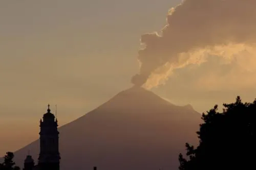 Alerta volcanica se mantiene en amarillo fase dos; prevén caída de ceniza en municipios poblanos