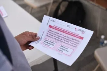 AMLO acusa al INE de no promover la consulta de revocación de mandato
