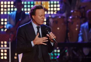 Concierto de agradecimiento dará Julio Iglesias en México