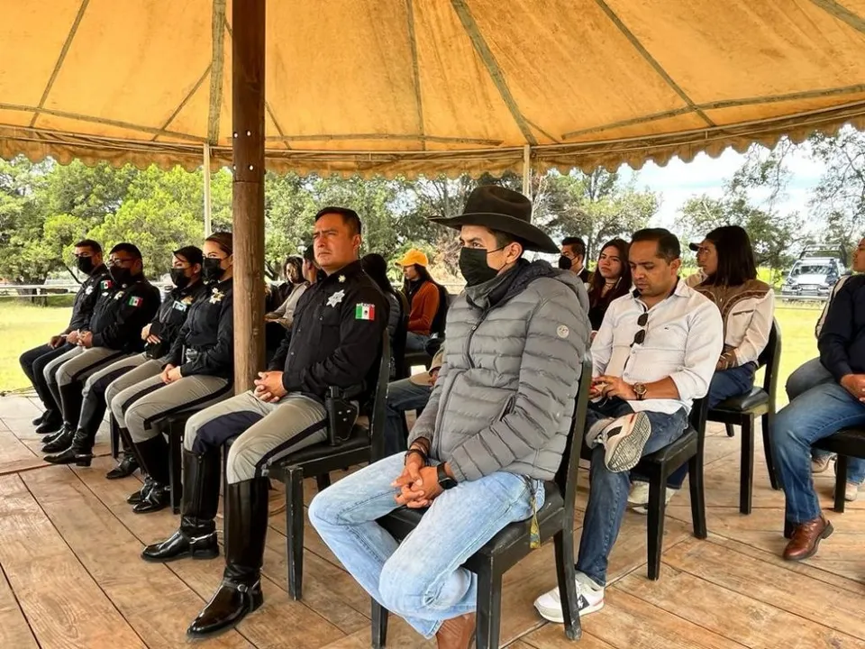 Con licenciatura en materia ecuestre se profesionaliza policía montada de San Andrés Cholula