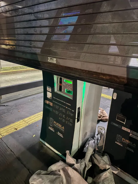 Máquina expendedora en la estación Clínica 2