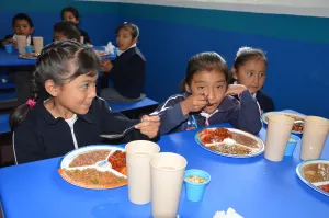 Entregan dos nuevos comedores escolares en San Pedro Cholula