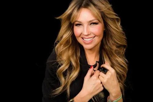 ¡Al mejor estilo de JLo! Thalía estrena “retaguardia” y todos enloquecen