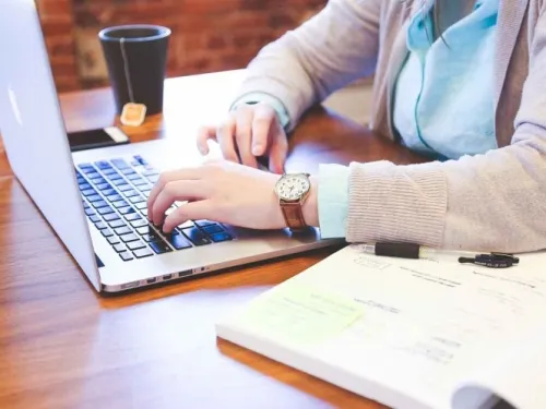 Trabajar sólo 4 días aumenta la productividad, según estudio