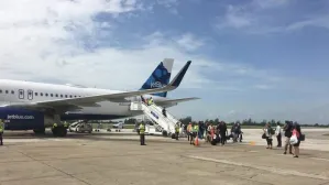 Histórico aterrizaje de JetBlue en Santa Clara reabre vuelos regulares entre Cuba y EU