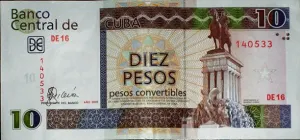 Cuba eliminará una de sus dos monedas oficiales