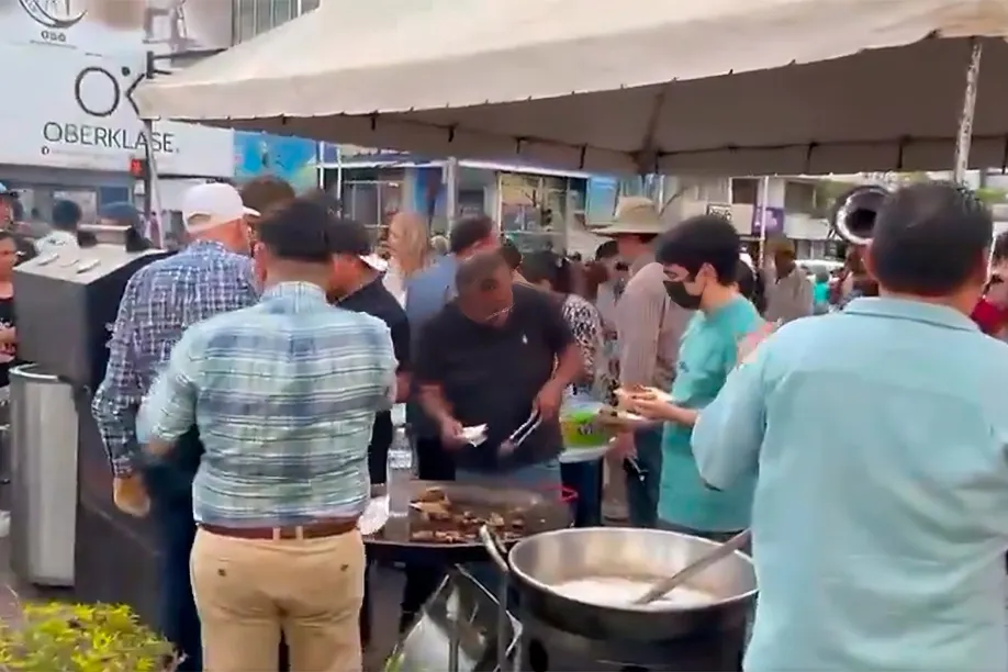 Carnita Asada Por La Paz